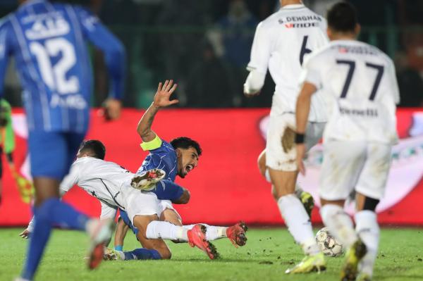 پنالتی استقلال مقابل ملوان پنالتی استقلال مقابل ملوان,دیدار استقلال و ملوان