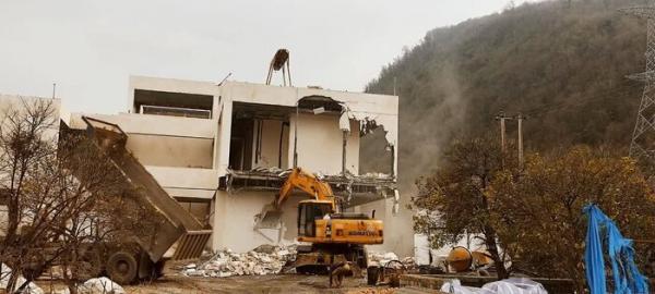 ترخیب ویلا در کرج,تخریب اَبَر ویلای‌ یک فرد صاحب‌نفوذ در حاشیه رودخانه کرج