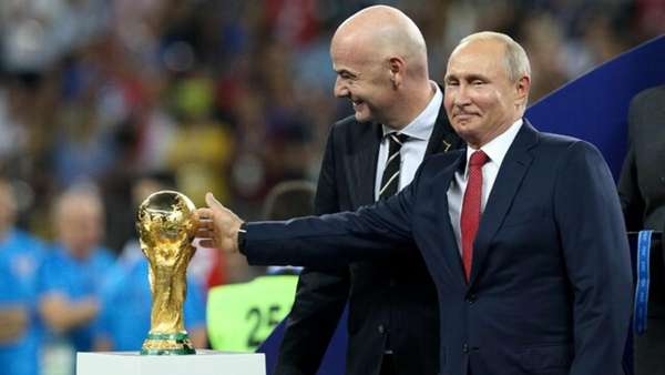 پوتین و رئیس فیفا,جام جهانی کوچک در روسیه