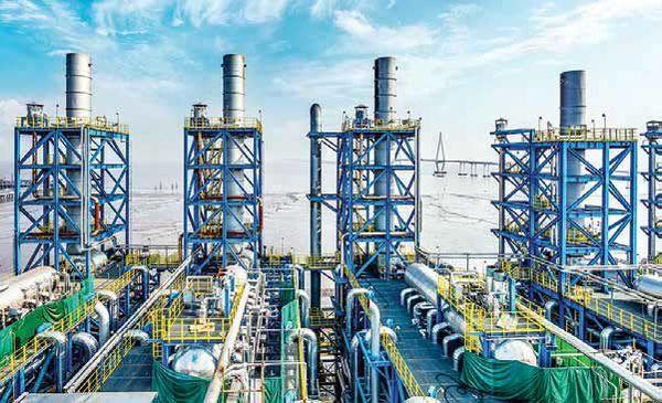 پتروشیمی,سودهای هنگفت پتروشیمی‌ها با گران‌فروشی و خام‌فروشی