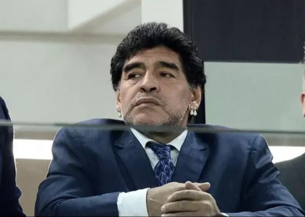 مارادونا مارادونا,مرگ مارادونا