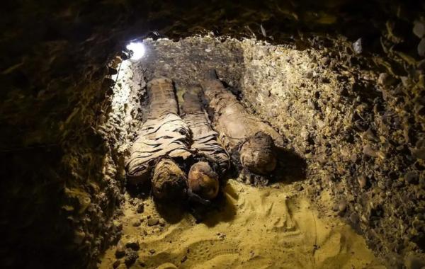 مومیایی,کشف مقبره‌ای مربوط به مصر باستان با 50 مومیایی