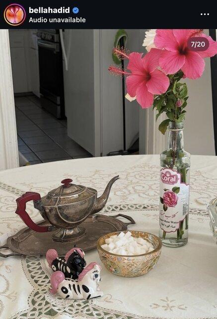 بلا حدید,حضور گلاب و فرش ایرانی در خانه مدل مشهور