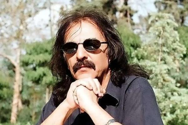 کوروش یغمایی,خداحافظی کوروش یغمایی از دنیای موسیقی