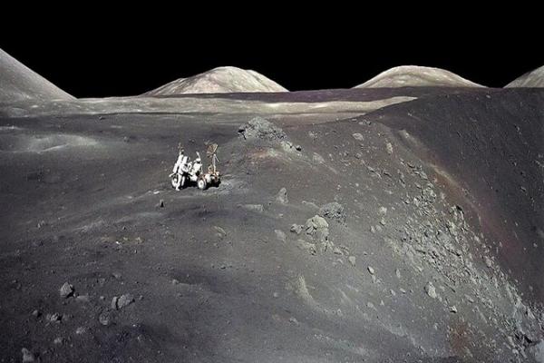 آپولو ۱۷,عکس روز ناسا از ماه‌نورد و فضانورد ماموریت آپولو ۱۷