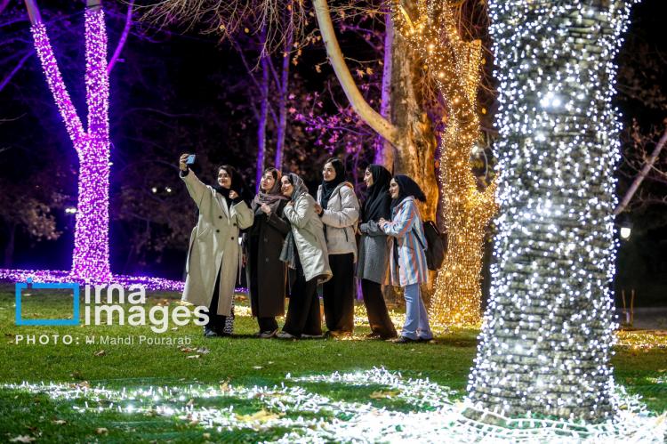 تصاویر جشنواره نور در یلدای ایرانی تصاویر جشنواره نور در یلدای ایرانی,عکس های جشنواره نور در یلدای ایرانی در آذر 1404,تصاویری از جشنواره نور در یلدای ایرانی در تهران