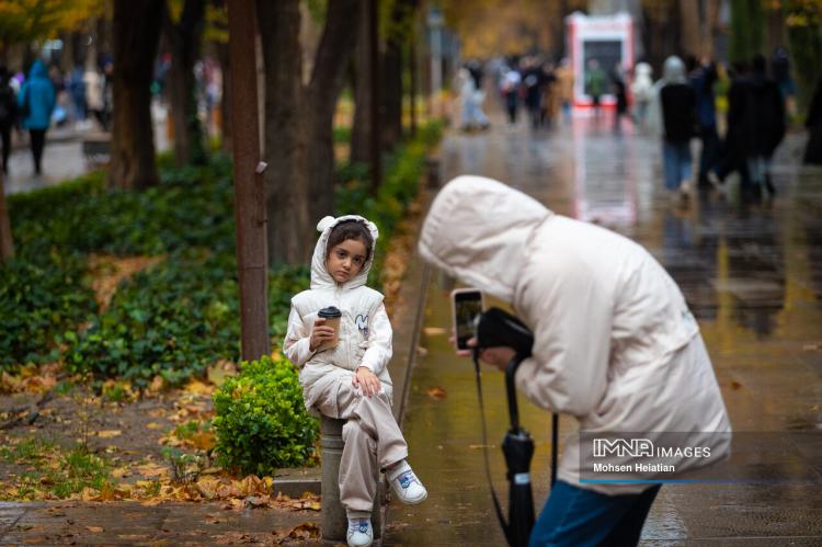 تصاویر باران پاییزی در اصفهان تصاویر باران پاییزی در اصفهان,عکس های باران پاییزی در اصفهان در آذر 1404,تصاویری از باران پاییزی در اصفهان