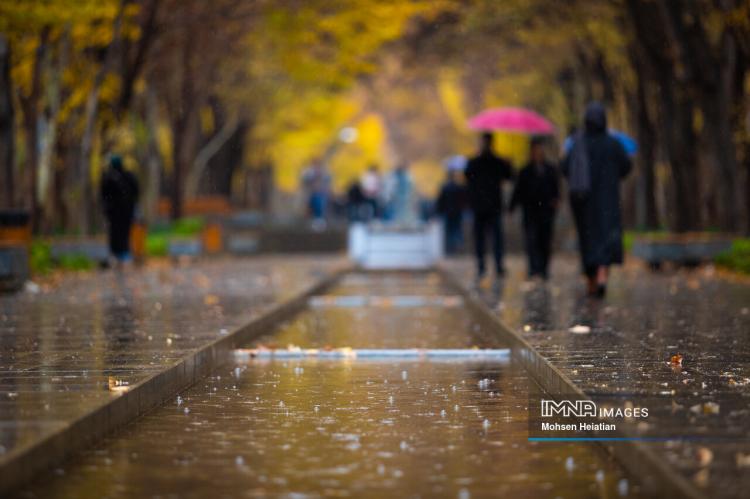 تصاویر باران پاییزی در اصفهان تصاویر باران پاییزی در اصفهان,عکس های باران پاییزی در اصفهان در آذر 1404,تصاویری از باران پاییزی در اصفهان