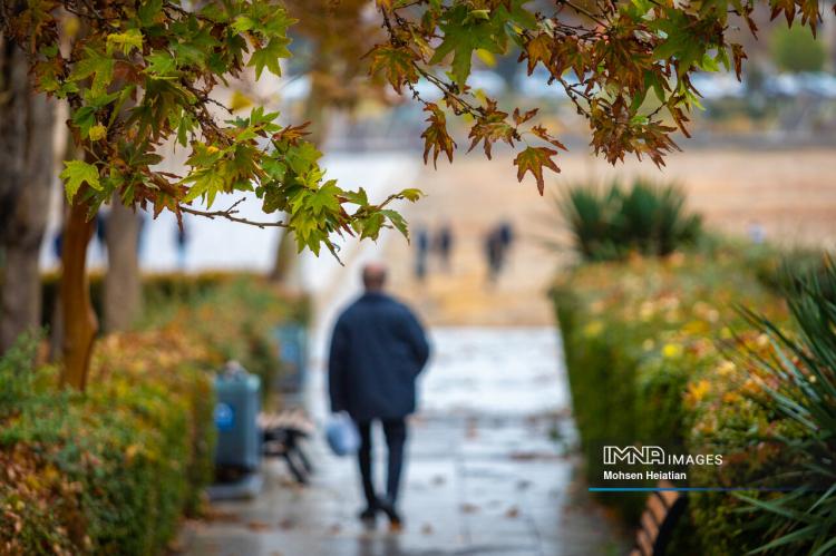 تصاویر باران پاییزی در اصفهان تصاویر باران پاییزی در اصفهان,عکس های باران پاییزی در اصفهان در آذر 1404,تصاویری از باران پاییزی در اصفهان