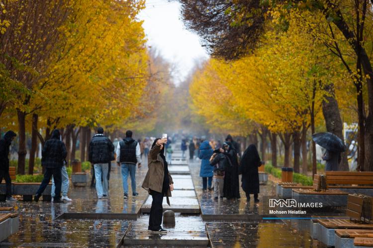 تصاویر باران پاییزی در اصفهان تصاویر باران پاییزی در اصفهان,عکس های باران پاییزی در اصفهان در آذر 1404,تصاویری از باران پاییزی در اصفهان