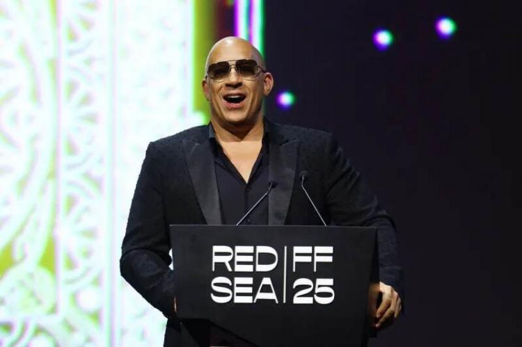 تصاویر فرش قرمز جشنواره فیلم دریای سرخ عربستان سعودی,عکس های جشنواره فیلم دریای سرخ,تصاویر جشنواره فیلم دریای سرخ در عربستان