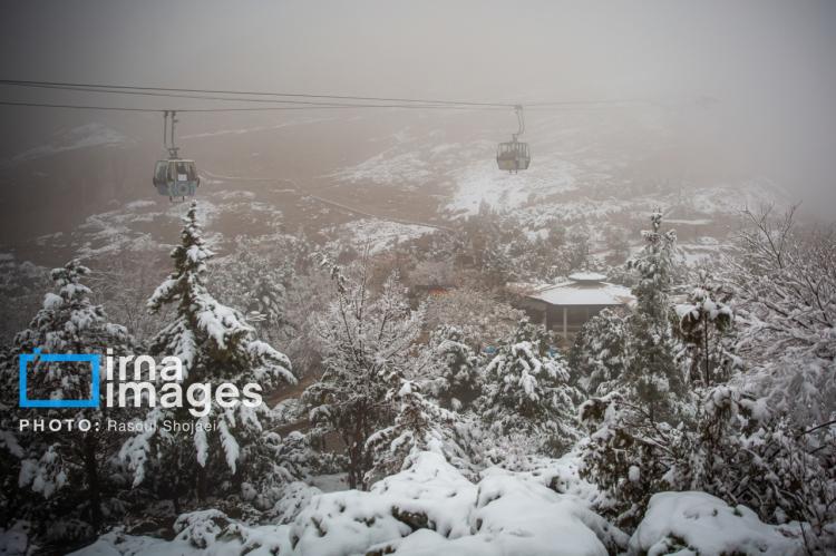تصاویر بارش برف پاییزی در اصفهان,عکس های بارش برف پاییزی در اصفهان,تصاویر براش برف اصفهان در آذر 1404