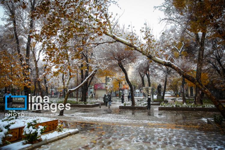 تصاویر بارش برف پاییزی در اصفهان,عکس های بارش برف پاییزی در اصفهان,تصاویر براش برف اصفهان در آذر 1404