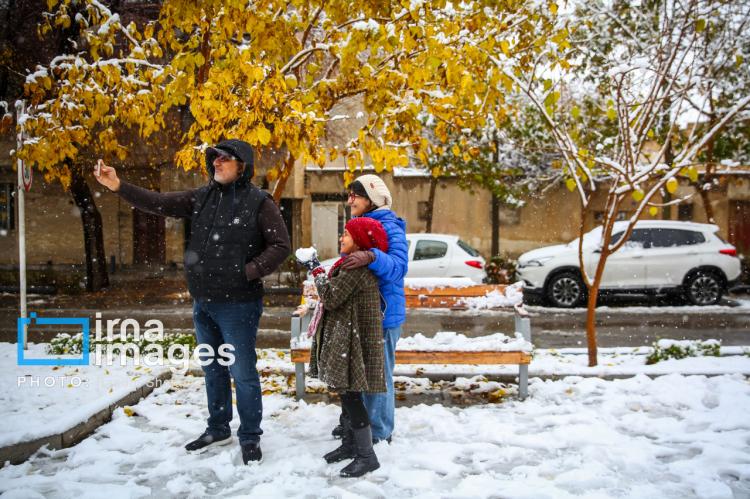 تصاویر بارش برف پاییزی در اصفهان,عکس های بارش برف پاییزی در اصفهان,تصاویر براش برف اصفهان در آذر 1404
