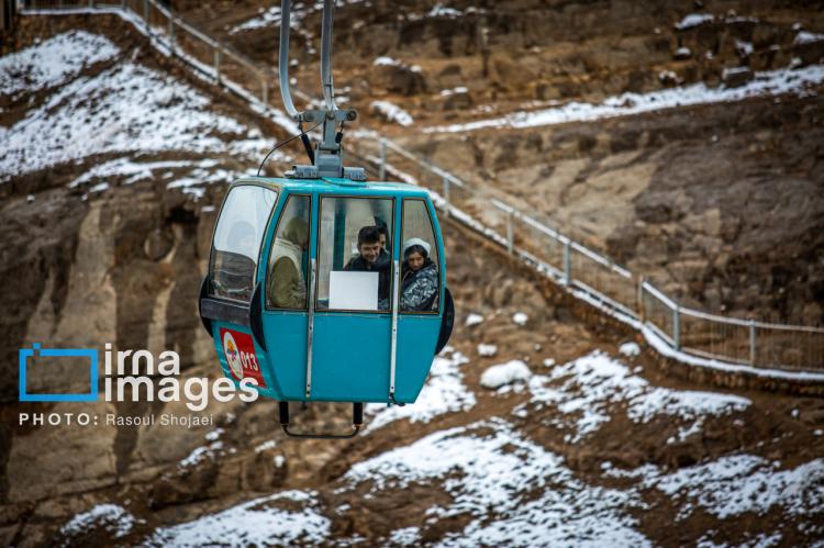 تصاویر بارش برف پاییزی در اصفهان,عکس های بارش برف پاییزی در اصفهان,تصاویر براش برف اصفهان در آذر 1404