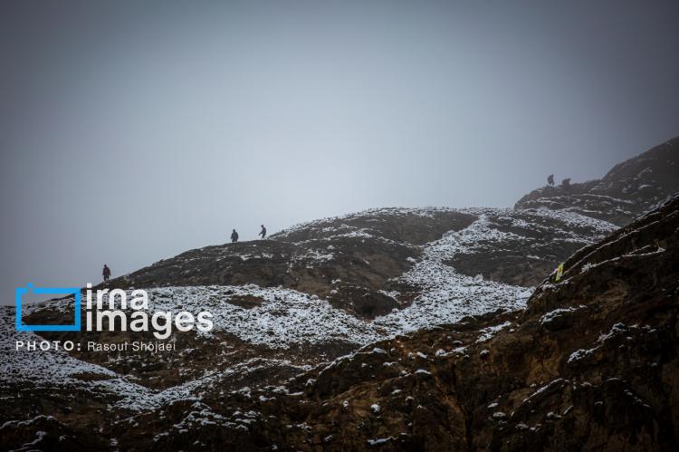 تصاویر بارش برف پاییزی در اصفهان,عکس های بارش برف پاییزی در اصفهان,تصاویر براش برف اصفهان در آذر 1404