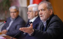 حمله روزنامه شهرداری به پزشکیان و اعضای دولت: اینکه مشکلات کشور را صریح بیان میکنید اسمش صداقت نیست! مسعود پزشکیان,رئیس جمهور