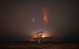 عکس روز ناسا از ملاقات کهکشان «آندرومدا» با اشباح سرخ کهکشان آندرومدا,عکس روز ناسا از ملاقات کهکشان آندرومدا با اشباح سرخ