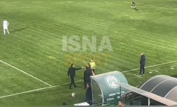 فیلم | واکنش زشت خداداد عزیزی به فحاشی تماشاگران در فولادشهر