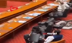 فیلم | ورود غیر منتظره یک الاغ به پارلمان پاکستان