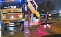 فیلم | بارش شدید باران در جنوب ایران؛ سیل و فرونشست زمین در بندرعباس