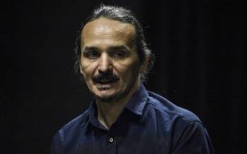 زنی که فقط سیگار می‌کشد,نمایش زنی که فقط سیگار می‌کشد