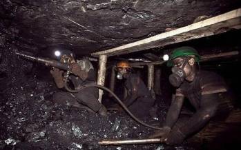 کارگران معدن طبس,شرایط سخت زندگی دو کارگر مصدوم معدن طبس از زبان خانواده‌ها