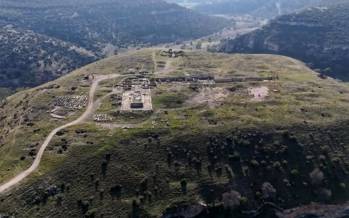 استادیوم باستانی,کشف استادیوم ۲ هزارساله در کنار یک درّۀ عمیق