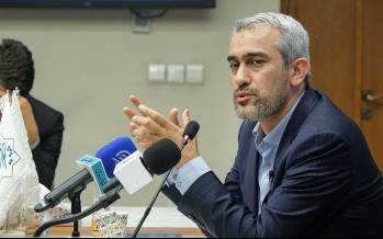 علی مدنی‌زاده,وزیر اقتصاد