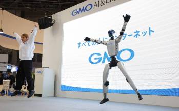 ربات,رقص و خانه تکانی ربات