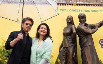 شاهرخ خان,پرده برداری از مجسمه شاهرخ خان