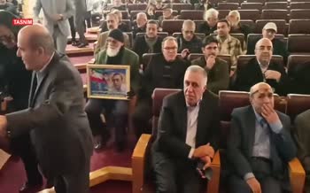 فیلم | برگزاری مراسم تشییع کامران فانی با حضور شفیعی کدکنی فیلم | برگزاری مراسم تشییع کامران فانی با حضور شفیعی کدکنی