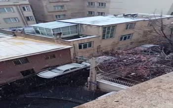 فیلم | بارش برف پاییزی در تهران (آذر 1404) فیلم | بارش برف پاییزی در تهران (آذر 1404)