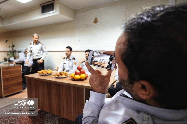 تصاویر شب یلدای آتش‌نشان‌ها در همدان,عکس های شب یلدا آتش نشان های همدان,تصاویری از جشن شب یلدا 1404 در همدان