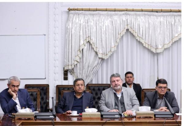 نشست پزشکیان با فعالان اقتصادی,جلسه دولت با فعالان اقتصادی رد حضور همتی