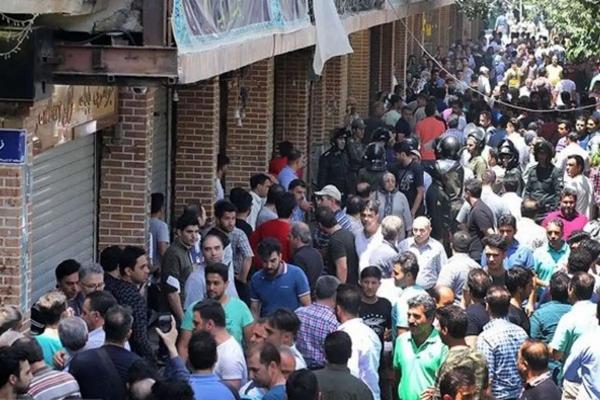 اعتراضات دی 1404,سه تصمیم مالیاتی سران قوا برای بازاریان