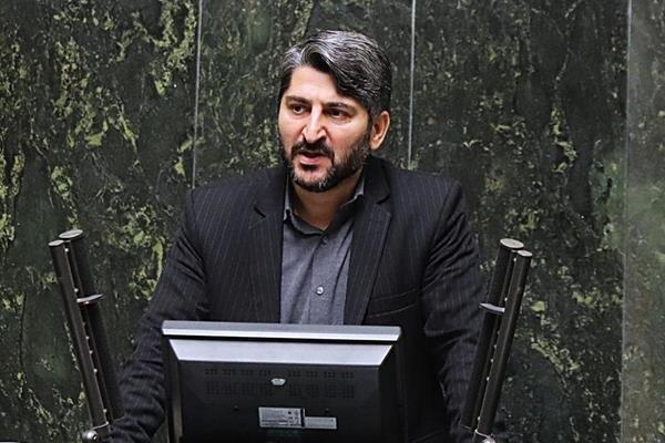 باقرزاده,حمله باقرزاده به پزشکیان