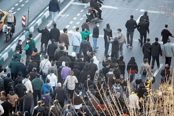اعتراضات 1404,لباس شخصی ها در اعتراضات ایران
