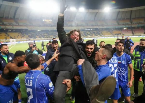 ساپینتو,سرمربی استقلال