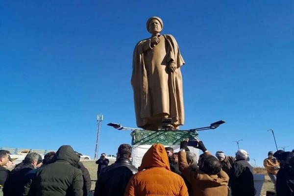 مجسمه رئیسی,سقوط مجسمه رئیسی