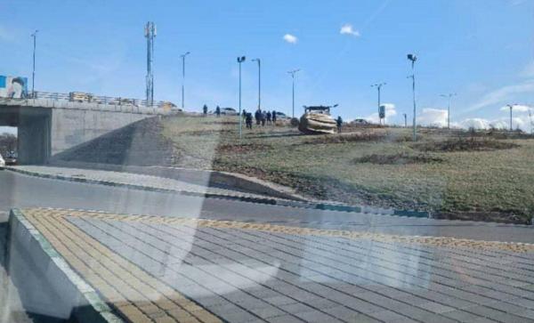 مجسمه رئیسی,سقوط مجسمه رئیسی