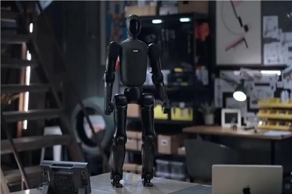 ربات انسان نما,کوچکترین ربات انسان‌نمای جهان