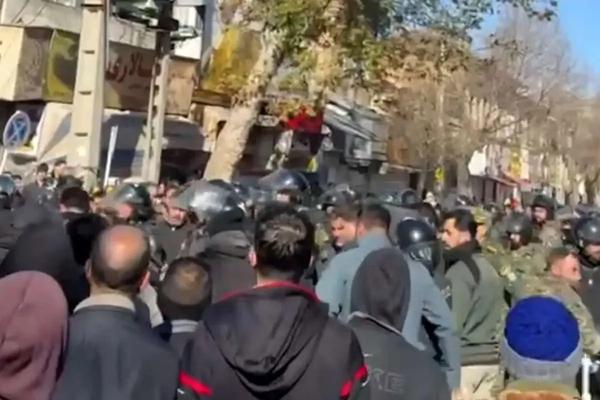 اعتراضات 1404,تجمع اعتراضی در شهرهای هفشجان و جونقان