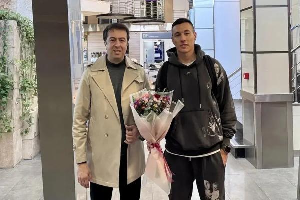 فرشاد احمدزاده,جدایی فرشاد احمدزاده از پرسپولیس