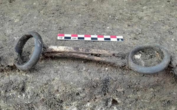 کشف یک گورستان باستانی در جریان عملیات احداث فضای سبز,