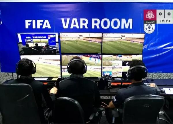 داور,محروم شدن دو دار از قضاوت در فوتبال ایران