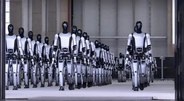 ربات انسان‌نما,هک ربات انسان‌نما با گفتن یک کلمه