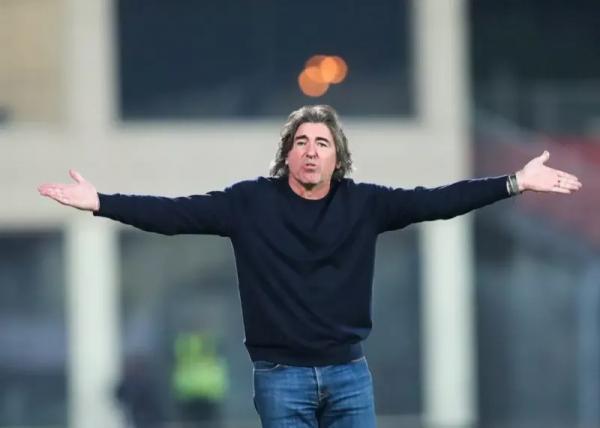 ساپینتو,سرمربی استقلال