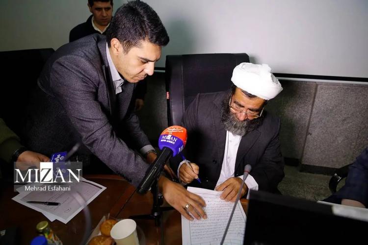 تصاویر مراسم گذشت از قصاص قاتل امیرمحمد خالقی تصاویر مراسم گذشت از قصاص قاتل امیرمحمد خالقی,عکس های مراسم گذشت از قصاص قاتل امیرمحمد خالقی,تصاویری از پدر امیرمحمد خالقی