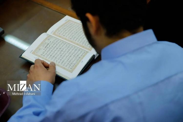 تصاویر مراسم گذشت از قصاص قاتل امیرمحمد خالقی تصاویر مراسم گذشت از قصاص قاتل امیرمحمد خالقی,عکس های مراسم گذشت از قصاص قاتل امیرمحمد خالقی,تصاویری از پدر امیرمحمد خالقی